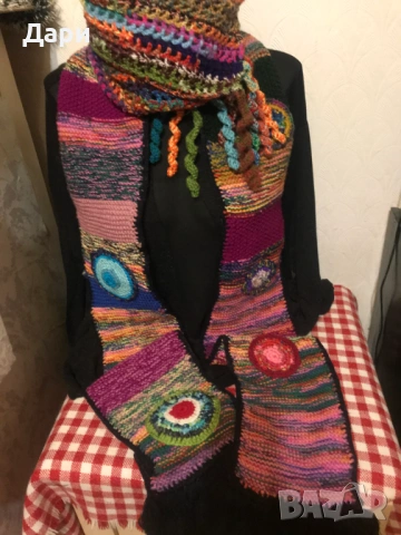 Два ръчно изплетени дамски шала, снимка 3 - Шалове - 53342259