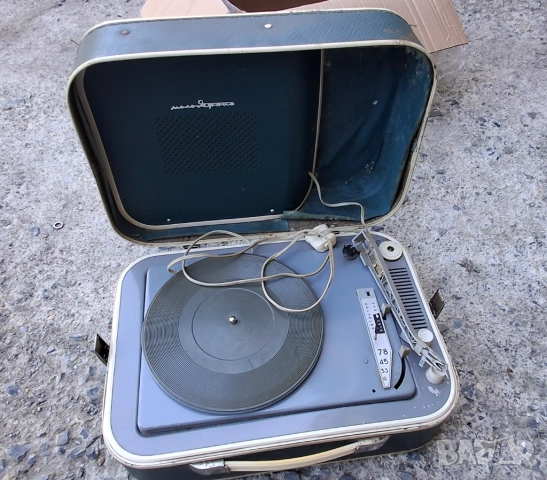 Антикварни грамофони-куфари Fonica, Petti, Молодежний и други, снимка 18 - Грамофони - 52830026