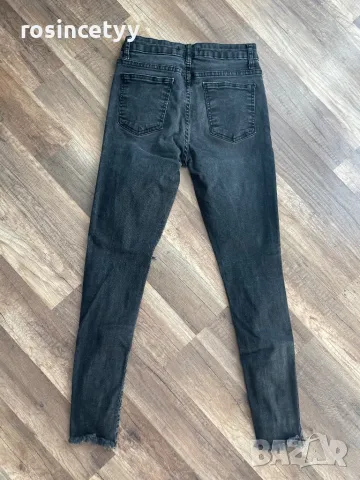 Накъсани дънки с ципове, снимка 2 - Дънки - 49651773