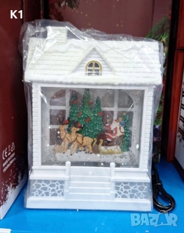 Коледна Светеща къща с Дядо Коледа и елените 