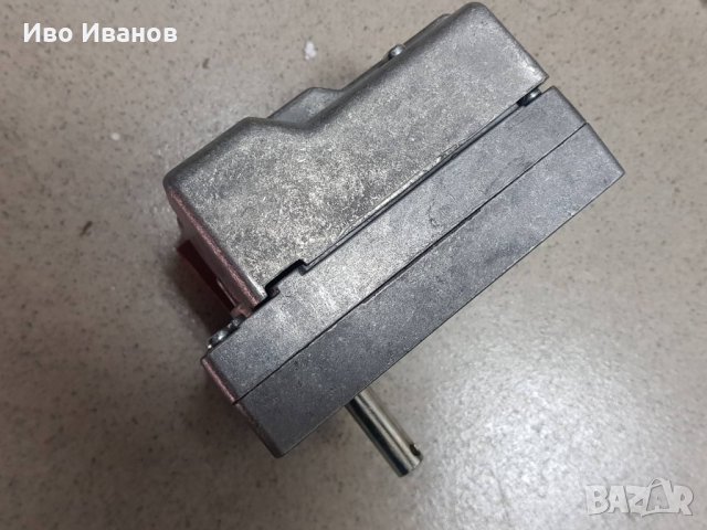 Продавам мотори за дюнер машини , снимка 2 - Друго търговско оборудване - 36715342