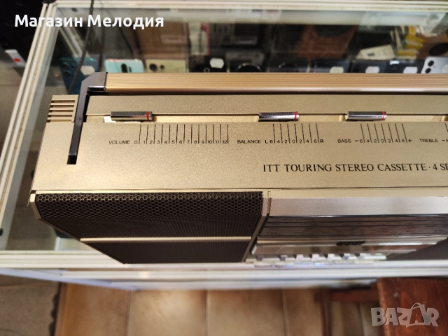 Радиокасетофон ITT Touring 220 В отлично техническо и визуално състояние., снимка 12 - Радиокасетофони, транзистори - 48943530