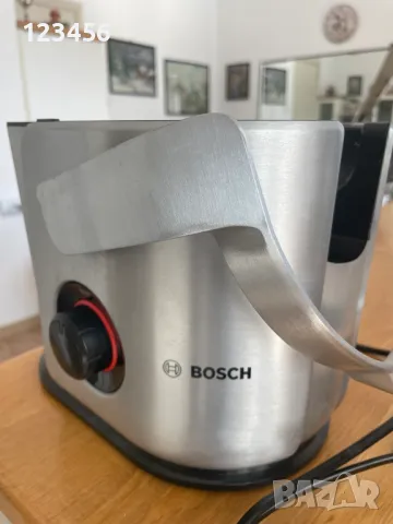 Мощна сокоизтисквачка Бош с КЕРАМИЧЕН НОЖ за цели плодове. Отвор 84 мм, снимка 3 - Сокоизстисквачки и цитрус преси - 49223628