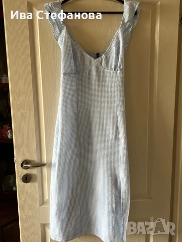 Нова нежно синя елегантна дълга рокля цепка кокетни къдрици женствен модел