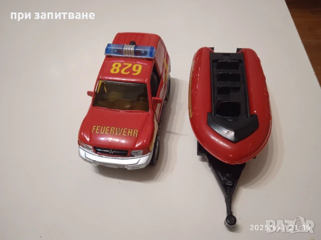 Метално Mitsubishi Pajero, с пластмасово ремарке с лодка; Каравана и ремаркета с лодки, 15 см., снимка 8 - Колекции - 50587001