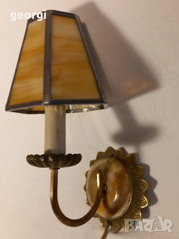 стенен бронзов аплик със стъклен витражен лампион, снимка 2 - Декорация за дома - 43613219