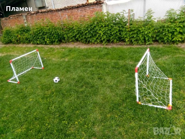 Комплект 2 бр. Футболни врати 85 x 60 x 42 см. + топка+ помпа  игличка колчета и мрежи 