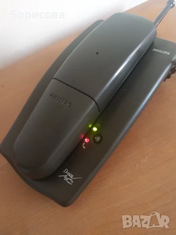 Преносим безичен стационарен телефон PHILIPS  с LCD дисплей