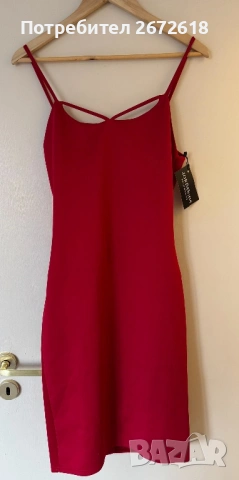 Червена еластична рокля 