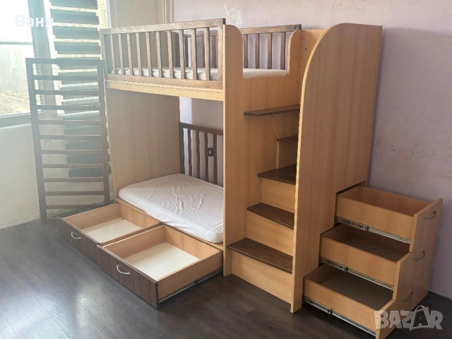 Многофункционално детско двуетажно легло - практично и уютно