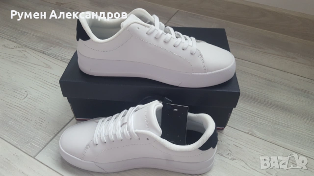 Нови бели кожени мъжки маратонки Tommy Hilfiger размер EUR41, снимка 2 - Маратонки - 53500665