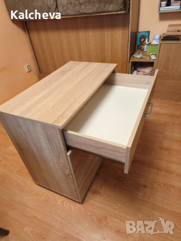 Продавам скрин - Дъб сонома, снимка 3 - Скринове - 53581417