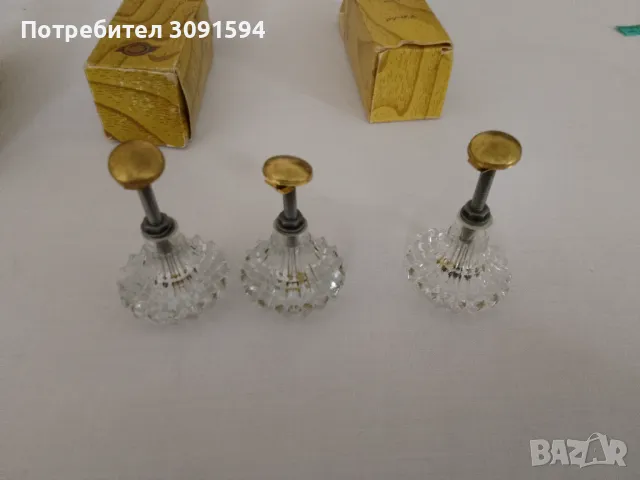 Три винтидж дръжки ,за шкафове , чекмеджета от кристално стъкло от ,произведени във Ленинград 1975г., снимка 2 - Други ценни предмети - 49707389