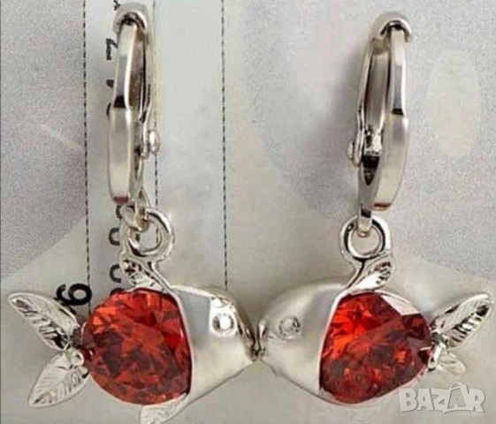 Детски обеци рибки от 9к бяло попълнено злато с алени цирконии 20 лв.