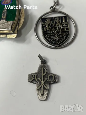 Три медала , снимка 2 - Други ценни предмети - 49892661