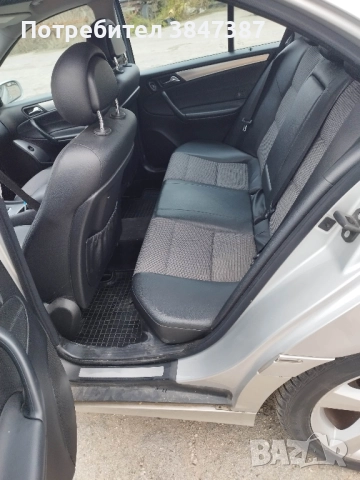 Мерцедес C220cdi/автомат/2005, снимка 10 - Автомобили и джипове - 51967470