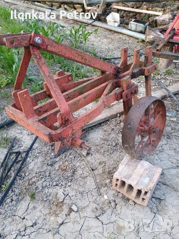 Плуг за малък трактор , снимка 3 - Селскостопанска техника - 50732750