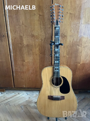 Продавам 12 струнна оригинална акустична китара Höfner