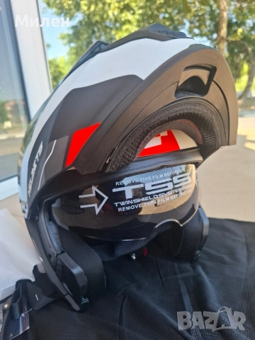 НОВА Мото каска L, снимка 2 - Аксесоари и консумативи - 51483664