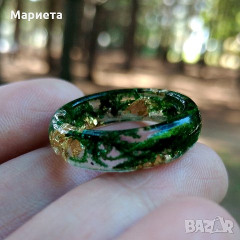 Пръстен от бижутерска смола, мъх и златен лист Бижута Ръчна Изработка , снимка 3 - Пръстени - 29073331