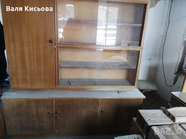 ретро мебели, дървен гардероб, стол, кухненски бюфет , снимка 4 - Гардероби - 49539105