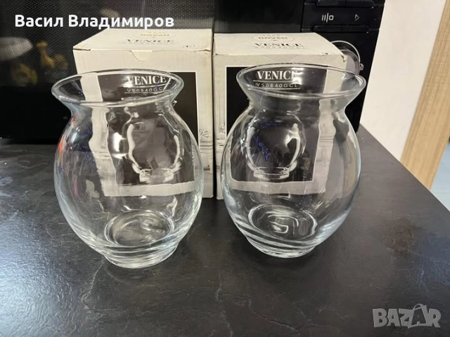 2 бр стъклени вази чисто нови
