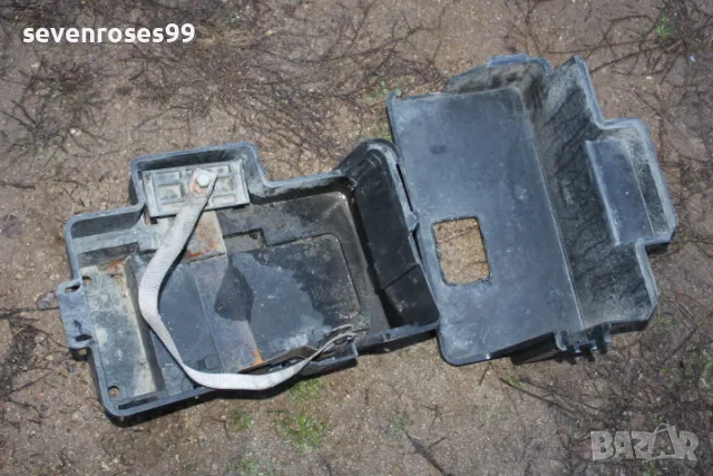 Кутия Акумулатор стойка Форд Фокус 1 2002 Ford Focus 1 , снимка 2 - Части - 48315495