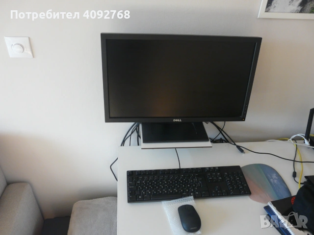 Монитор DELL 23 инча с клавиатура DELL и всички кабели към него
