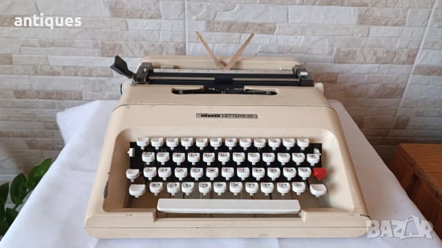 Стара пишеща машина Olivetti Lettera 35 - Spain - 1980" год., снимка 5 - Антикварни и старинни предмети - 53007129