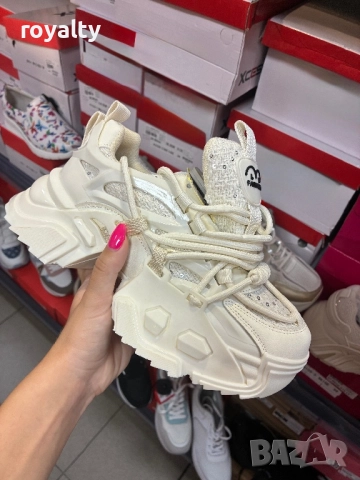 Бели модерни дамски маратонки , снимка 6 - Маратонки - 51723559