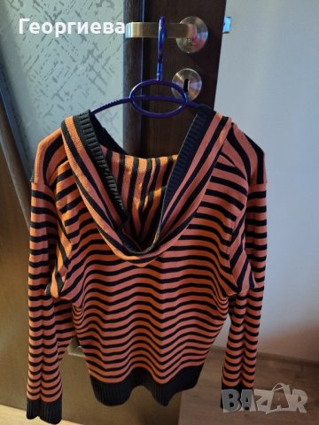 Продавам дамски пуловер , снимка 2 - Блузи с дълъг ръкав и пуловери - 43182051