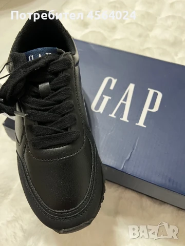 Дамски маратонки GAP, снимка 2 - Маратонки - 51360788