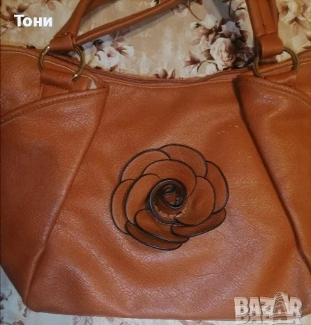 Нова Кожена Дамска Чанта с Цвете , снимка 3 - Чанти - 50775638