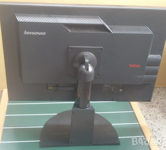 Монитор Lenovo ThinkVision LT2452pwC 1920x1200 24 инча, снимка 7 - Монитори - 52233648