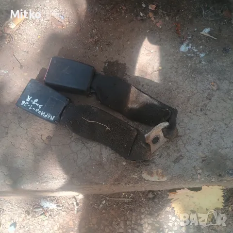 Закопчалки - Ключалки Задни Колани За Тойота Карина 1995г / Toyota Carina 1995y