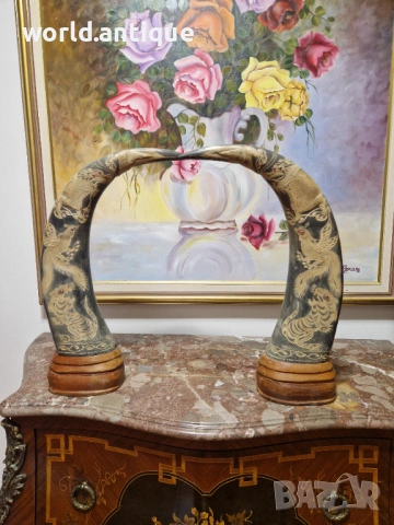 Чифт страхотни антикварни рогове ръчно гравирани , снимка 2 - Антикварни и старинни предмети - 53139393