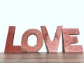 Дървен надпис LOVE, снимка 1 - Други - 37839436