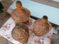 Продавам дамаджани ръчно плетени,2-те са по 5 л,3-та е 10л.Цената на 10 литровата е 15 лева., снимка 1