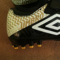 UMBRO Kids Football Boots Размер Размер EUR 28 / UK 10,5 детски бутонки с лепка 69-14-S, снимка 4 - Детски маратонки - 43718287