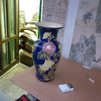Стара релефна доста  голяма  ваза порцелан, снимка 3 - Антикварни и старинни предмети - 43135069