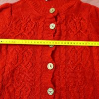 Детска червена плетена жилетка Lc Waikiki 7-8 г, снимка 5 - Детски пуловери и жилетки - 39567783