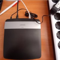 Linksys E2500 Dual-Band WiFi Router, безжичен рутер в отлично състояние, снимка 1 - Рутери - 38575686