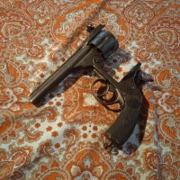 Револвер Смит и уесън , снимка 2 - Други ценни предмети - 43125418