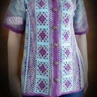 Ръчно плетена дамска лятна жилетка, снимка 1 - Жилетки - 32784236