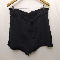 H&M къси панталони с талия, снимка 1 - Къси панталони и бермуди - 28702905