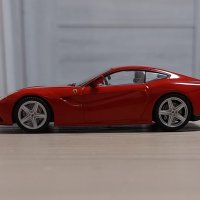 Ferrari F12 Berlinetta 2012 - мащаб 1:43 на IXO/Altaya моделът е нов в кутия, снимка 2 - Колекции - 43620690