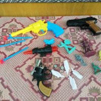 Лот играчки-пистолети, войници, снимка 2 - Коли, камиони, мотори, писти - 33277521