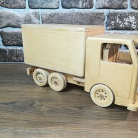 Дървен макет на Хладилен камион, Камион - фургон - Craft Camp, снимка 2 - Коли, камиони, мотори, писти - 43282175