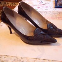 Лачени обувки, снимка 1 - Дамски обувки на ток - 32606253