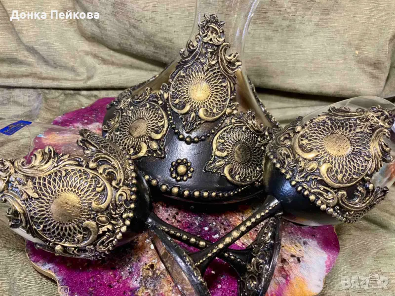 Ръчно изработен сервиз . декантер с две чаши в злато, снимка 1